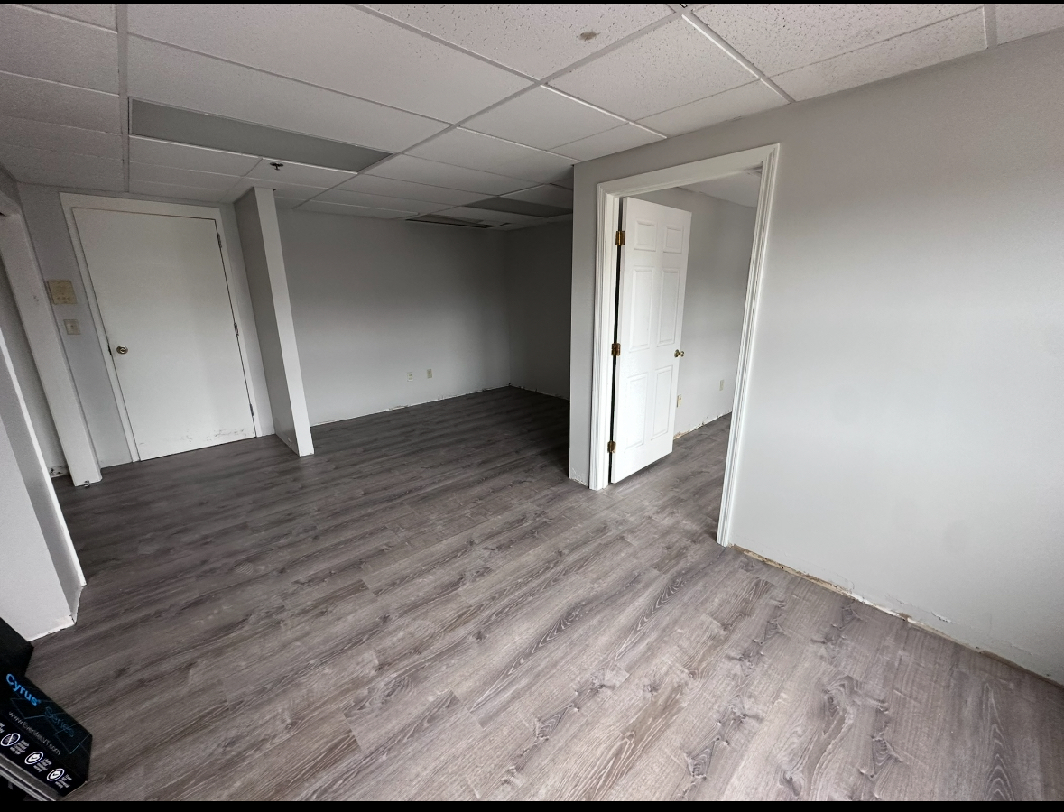 6 West Broadway - Office 24